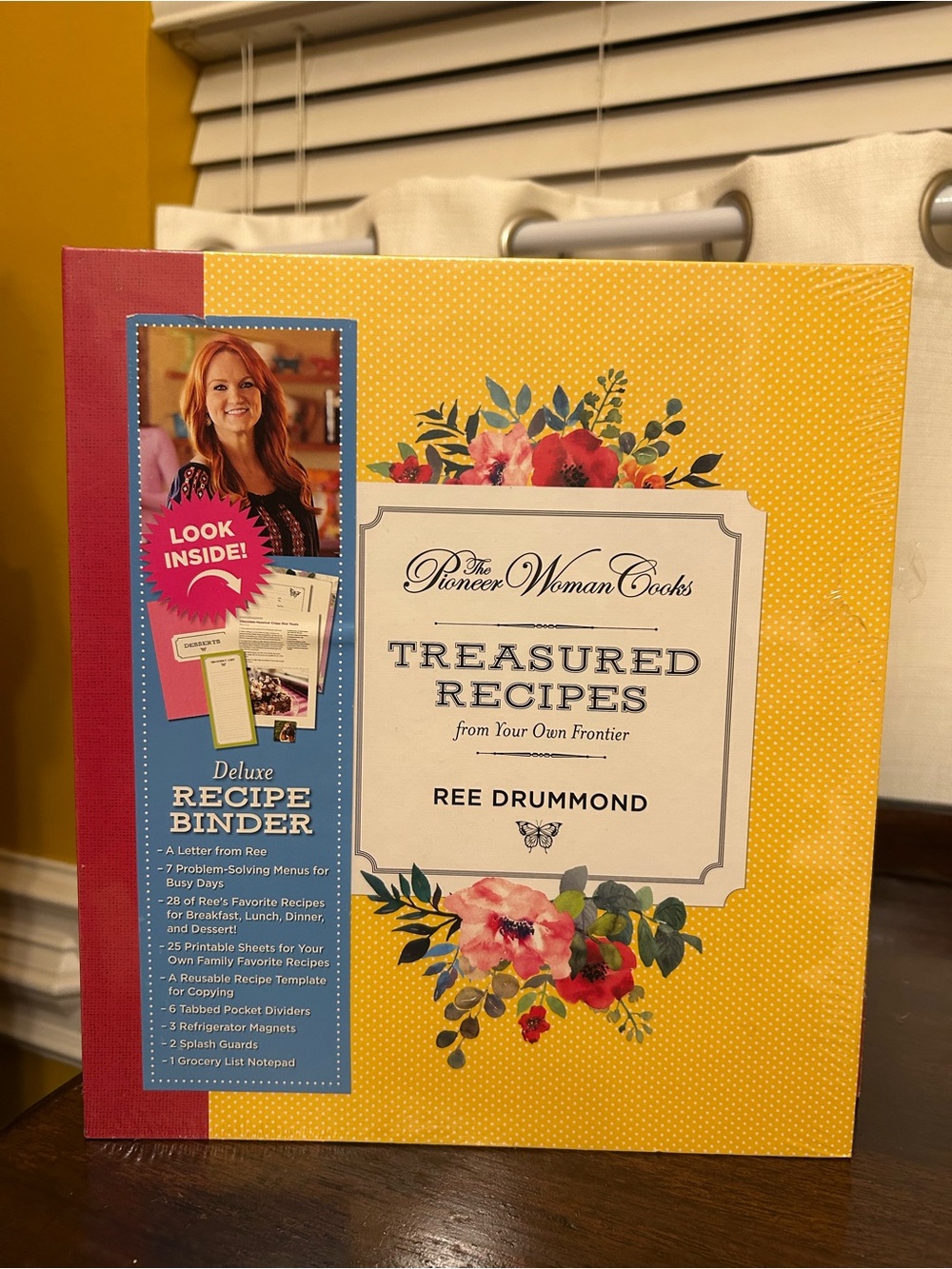 The Pioneer Woman Cooks Treasured Recipes Deluxe Recipe Binder Yellow & Red NEW